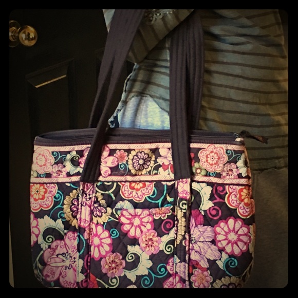 Vera Bradley Handbags - Vera Bradley Tote